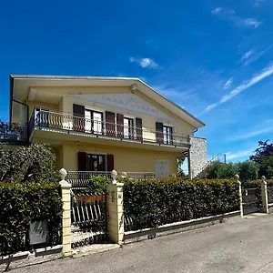 Elena Desenzano del Garda